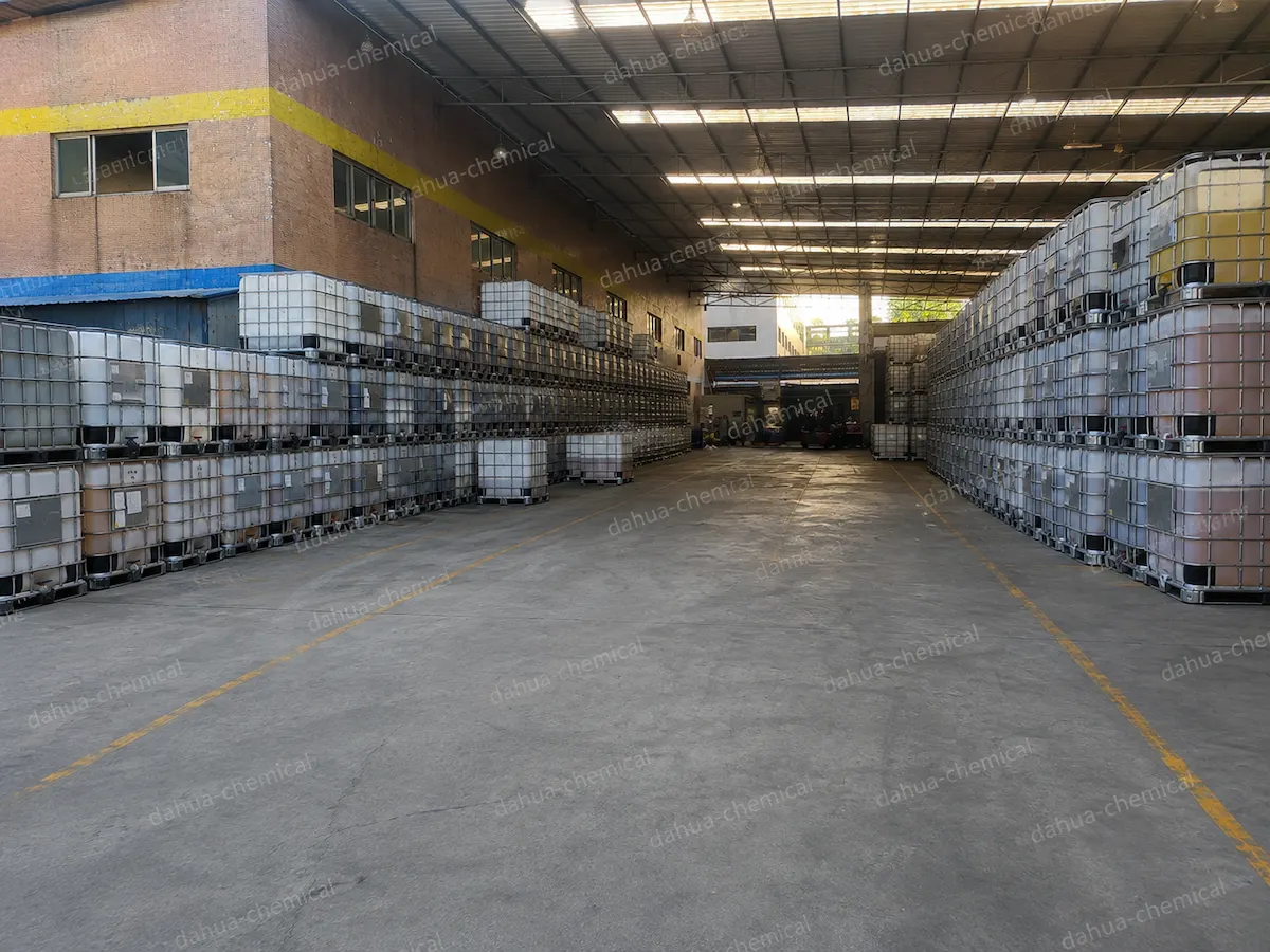 Steel drums of solventborne grades in the stock zone